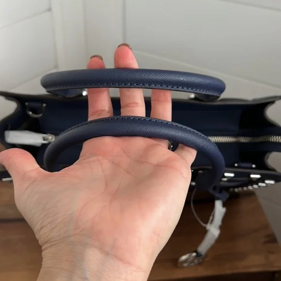 NWT Michael Kors Dillon satchel - Picture 14 of 17